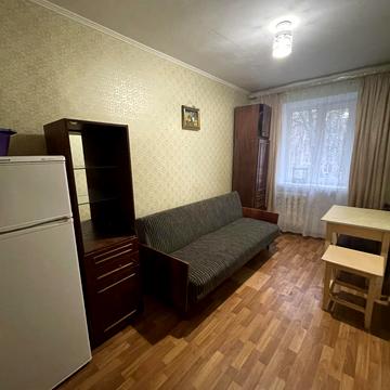 Космонавтів вул., 66