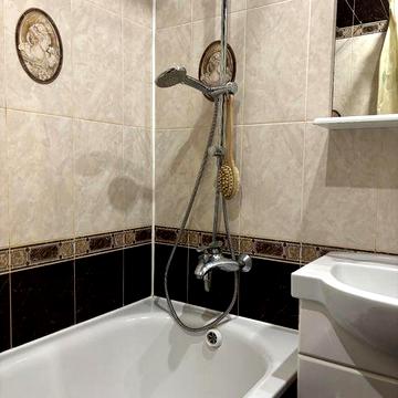 Продам 2к квартиру пр.О.Поля низ  ост.Ульянова