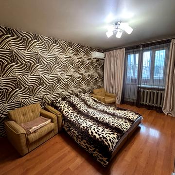 Болгарська вул., 72