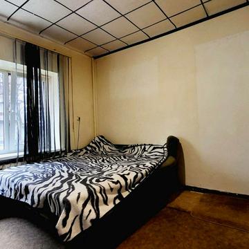 Максима Токарева вул. (Вузівська), 4