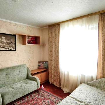 Продам 2 комн гостинку р-н Одесской. (404502)