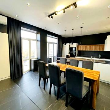 Ярославів Вал вул., 19