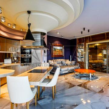 Болсуновська вул. (Сергія Струтинського), 2