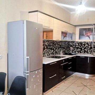 Вячеслава Чорновола вул., 5