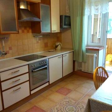 Лукьяновка, ул.Татарская, Печенежская, аренда квартиры. Низкий этаж.