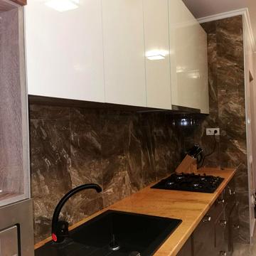 Євгена Коновальця вул., 7в