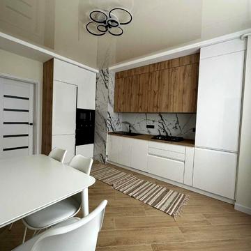 Героїв Майдану вул. (Червоноармійська), 192