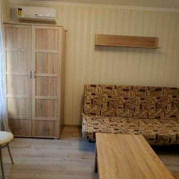 Продам затишну 1-квартиру  з ремонтом та укомплектовану - Молдованка