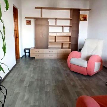 Миколи Ушакова вул., 18