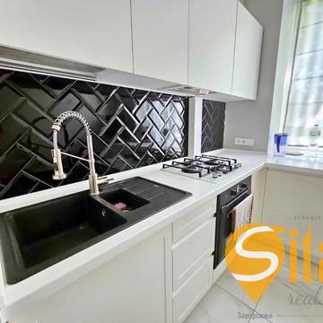 Соборний просп. (Леніна), 171