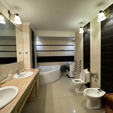 Володимира Івасюка просп. (Героїв Сталінграду), 53-Б