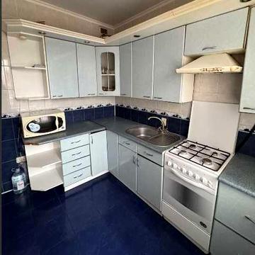 Продається двокімнатна на Лушпи