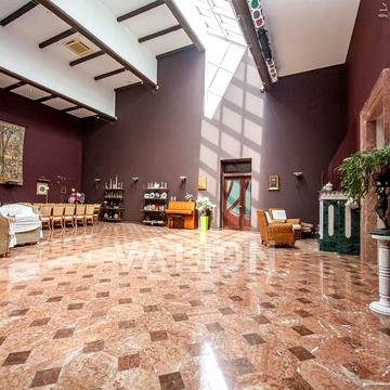 Строителей, 9