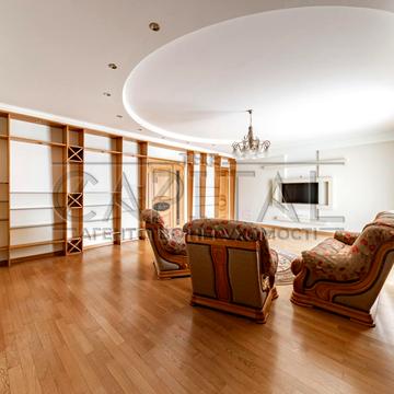 Назарівська вул. (Вєтрова), 7