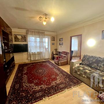 Ольжича вул., 4