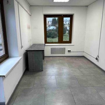 Павла Тичини вул., 2в