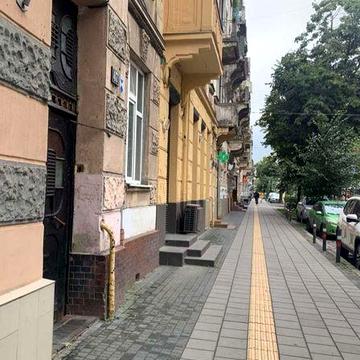 Продаж 2 кім.квартири на Степана Бандери