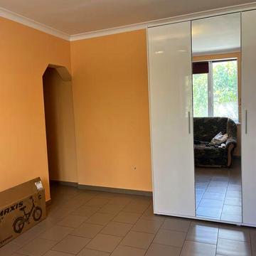 Здан окрему частину будинку