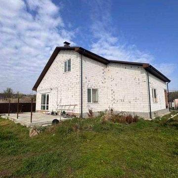 У продажу приватний будинок на Подолі