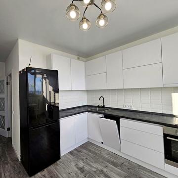 Вацлава Гавела бульв. (Івана Лепсе), 28