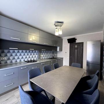 Володимира Івасюка вул., 19