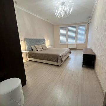 Дніпровська набережна вул., 26-Б