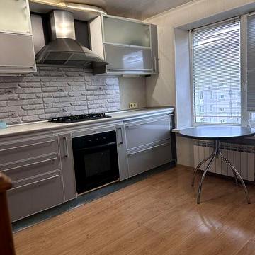 Продам 3-кімнатну квартиру в центрі(Св.Миколая)