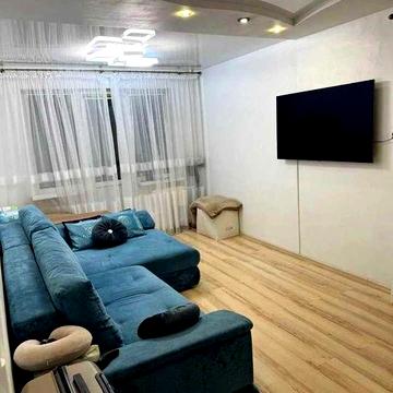 Продам 2х комн кв район м Дворец Спорта 2/5 с ремонтом, меб