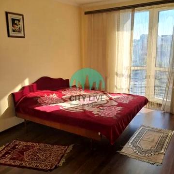 Володимира Великого вул., 14