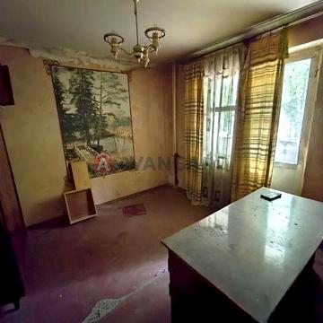 Продам простору 5-ти кімнатну на Лівому березі біля лісу