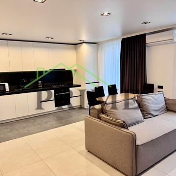 Монастирська вул., 11