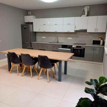 Здам танхаус з бомбосховищем, терасою,паркомісцем