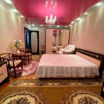 Героїв просп., 4