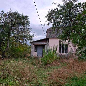 Продаю пів двоповерхового будинку в селі Краснопіль, Коростенського