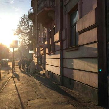 Нерухомість 6 кім. - початок Сахарова - 98,7кв.м - БЕЗ ремонту