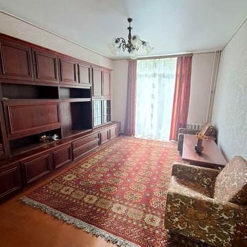 Незалежної України вул. (40 років Радянської України), 2