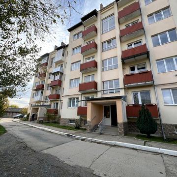 Продаж кв у новобудові 70 кв з підвалом