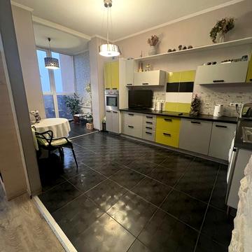 Гната Хоткевича вул. (Червоногвардійська), 12