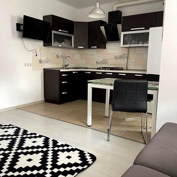 Володимира Івасюка вул., 11