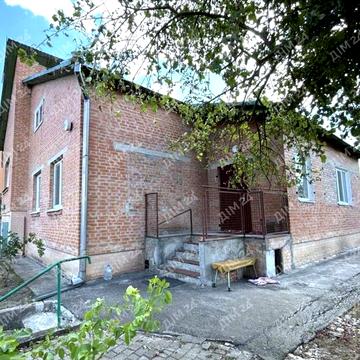 Героїв Крут вул., 220