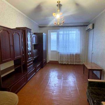 Продам 1-кімн.кв. 35 кв.м по Софііівській, район Налоговоі, центр