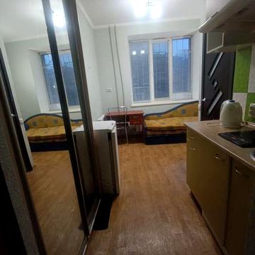 Сдам квартиру студию на первом этаже метро Центральный рынок