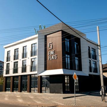 Каштанова вул., 1