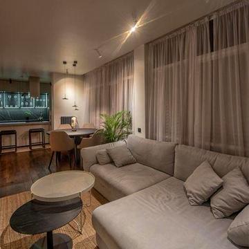 Оренда vip Avalon вул.Чорновола