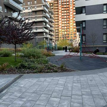 Топольна вул., 4г