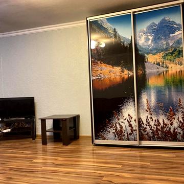 Набережна вул., 45