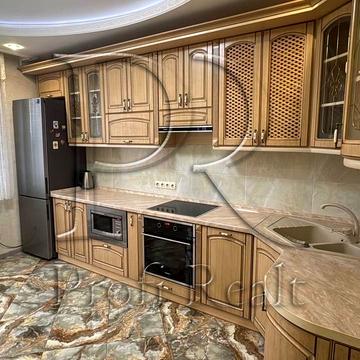 Ревуцького вул., 9