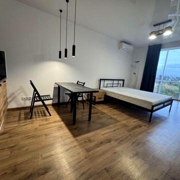 Затишна з капітальним, Новим ремонтом. Ніхто не жив