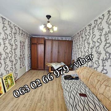 Продам 1-кім квартиру на третьому поверсі