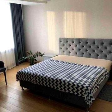 Михайла Котельникова вул., 1